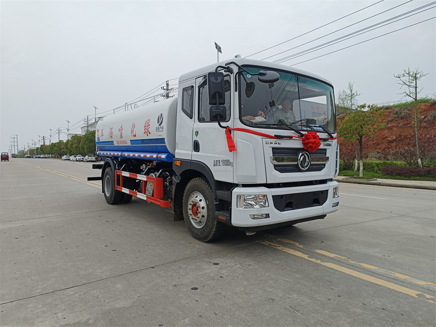 東風(fēng)15噸灑水車-15方灑水車 東風(fēng)15噸灑水車-15方灑水車